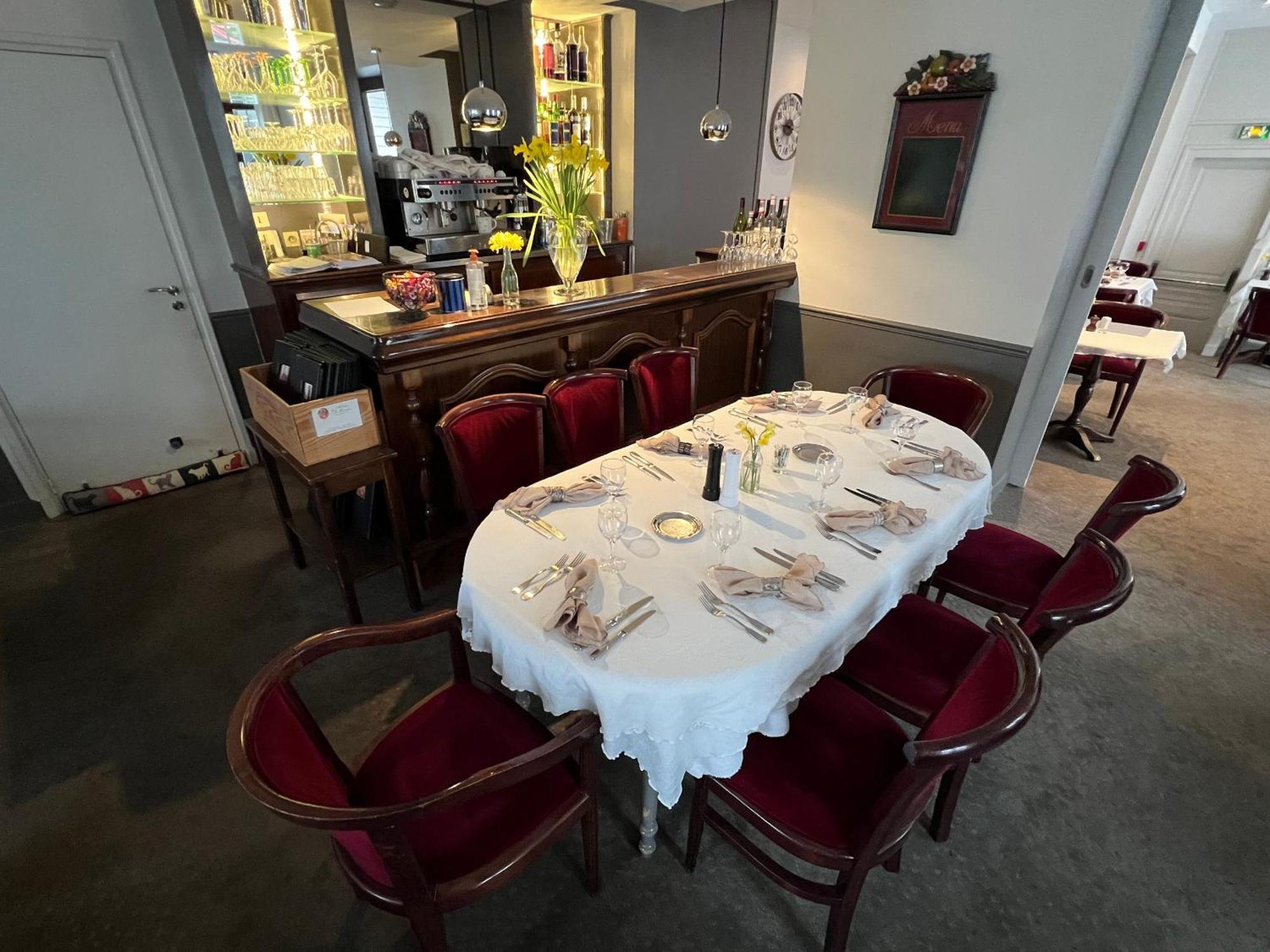 Hotel Paris Vesinet- Logis Hotel Restaurant Le Vésinet Dış mekan fotoğraf
