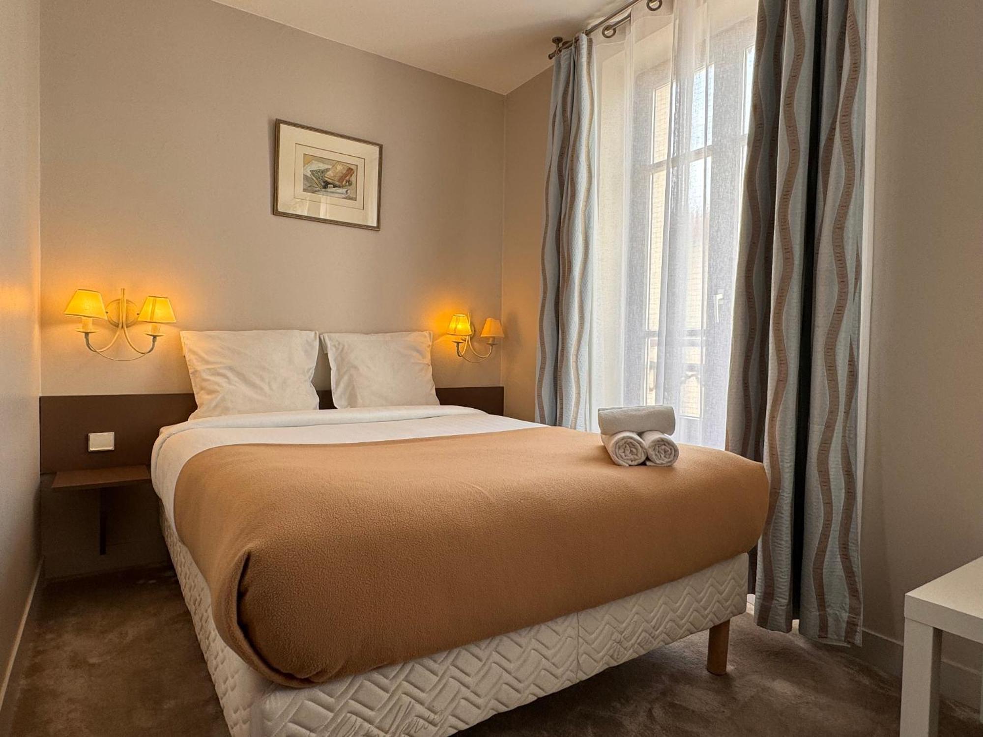 Hotel Paris Vesinet- Logis Hotel Restaurant Le Vésinet Dış mekan fotoğraf