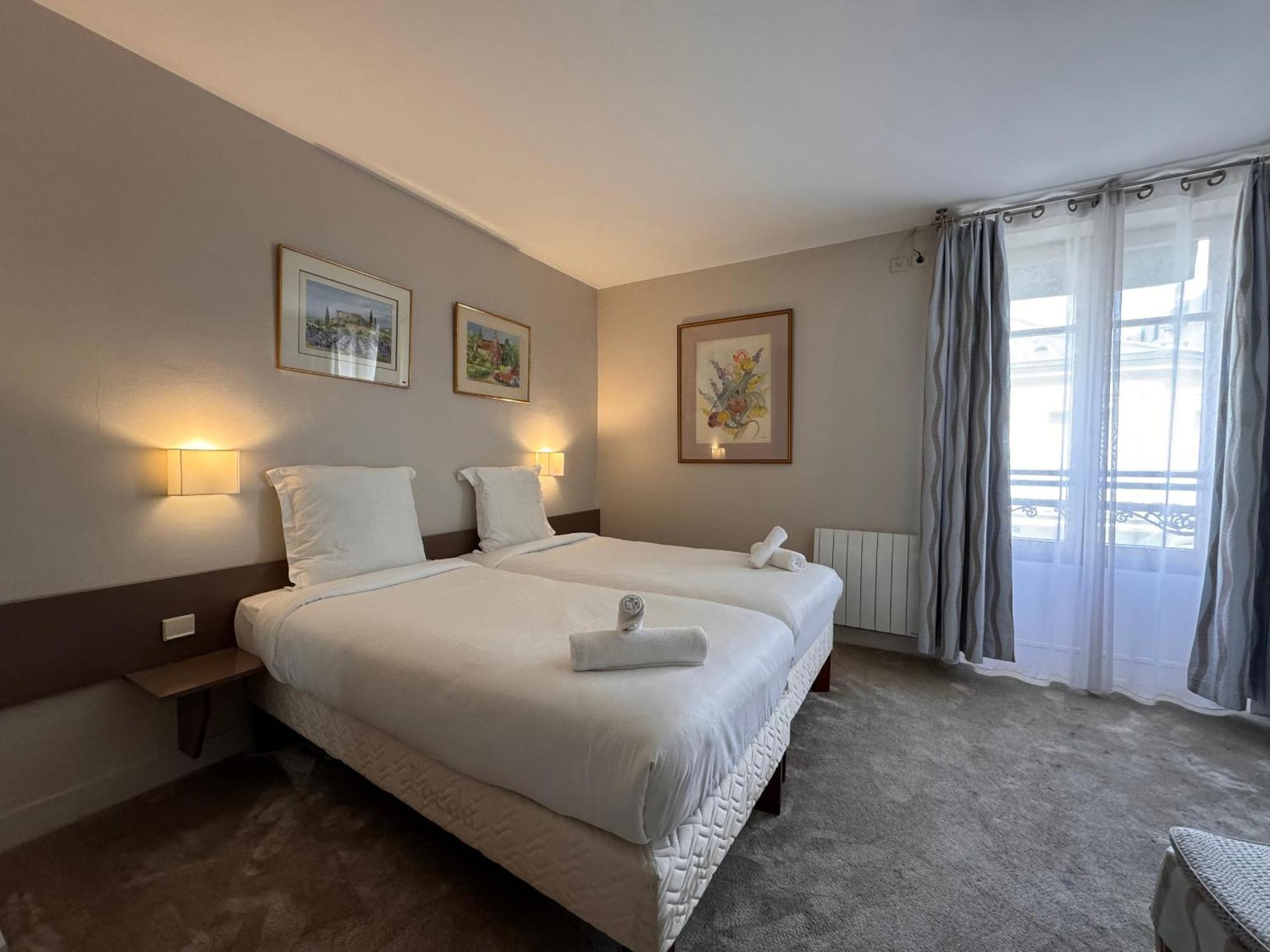 Hotel Paris Vesinet- Logis Hotel Restaurant Le Vésinet Dış mekan fotoğraf