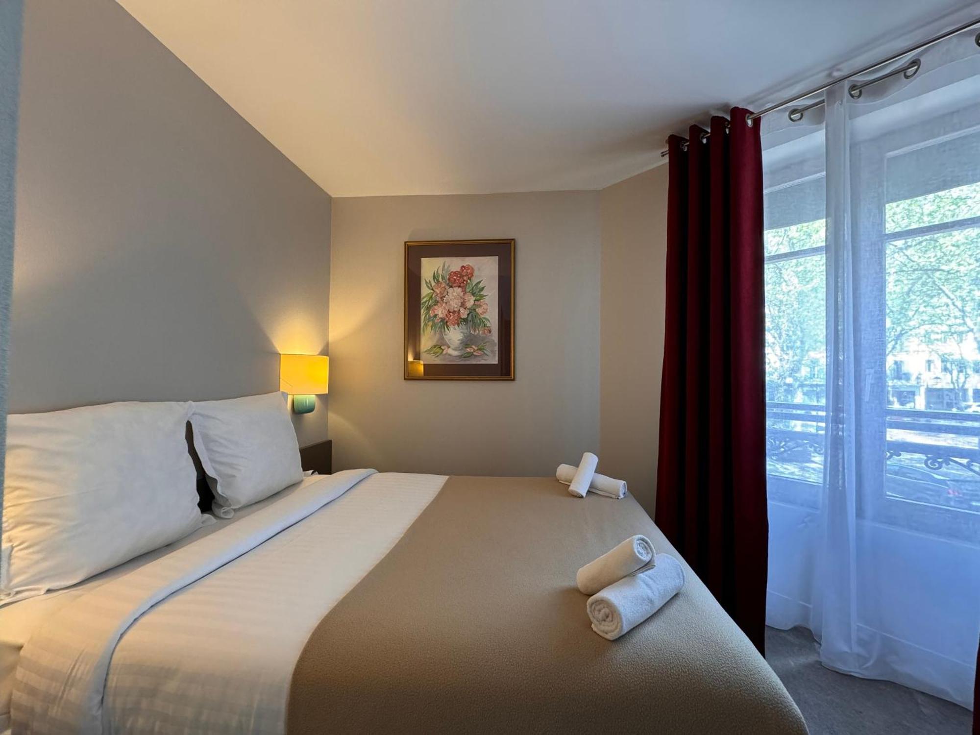 Hotel Paris Vesinet- Logis Hotel Restaurant Le Vésinet Dış mekan fotoğraf