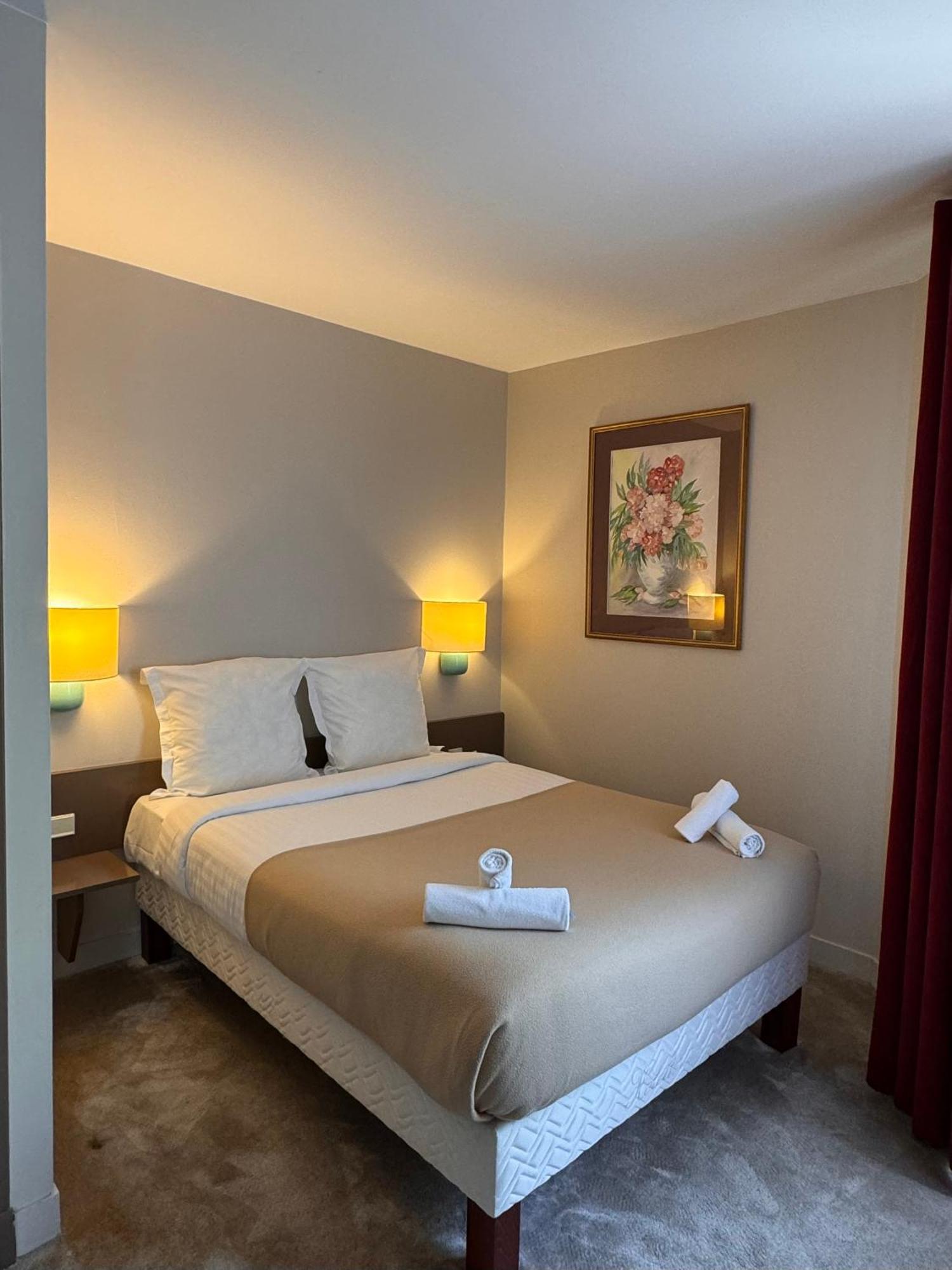 Hotel Paris Vesinet- Logis Hotel Restaurant Le Vésinet Dış mekan fotoğraf